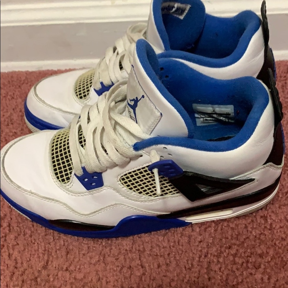 Jordan 4s